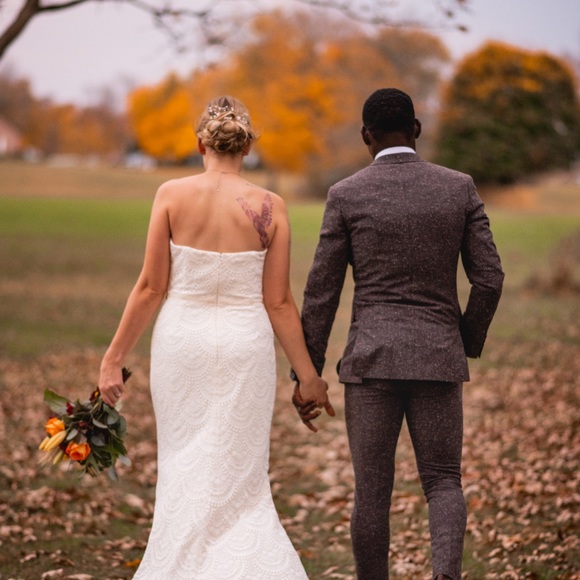 Wedding dress - Picture 3 of 3